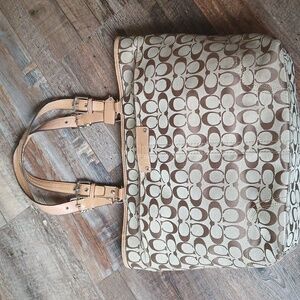 Coach Hamptons Signature Tote Bag 💜For Restoration💜